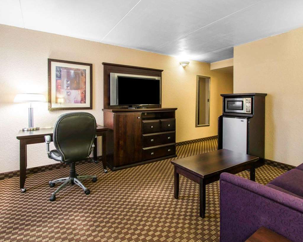 Quality Inn & Suites Tallahassee Room photo
