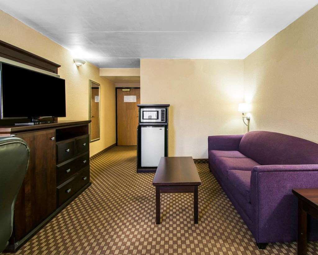 Quality Inn & Suites Tallahassee Room photo