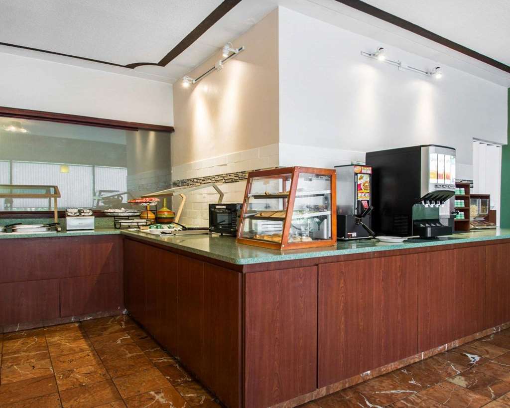 Quality Inn & Suites Tallahassee Restaurant photo